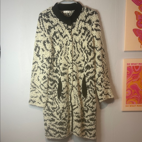 Solitaire Monochrome Patterned Cardigan - Picture 2 of 7